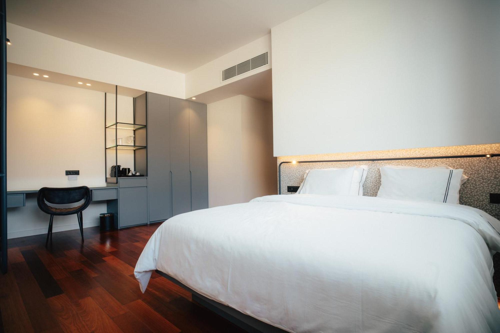 Amario Suites Hotel Aigio Exterior photo